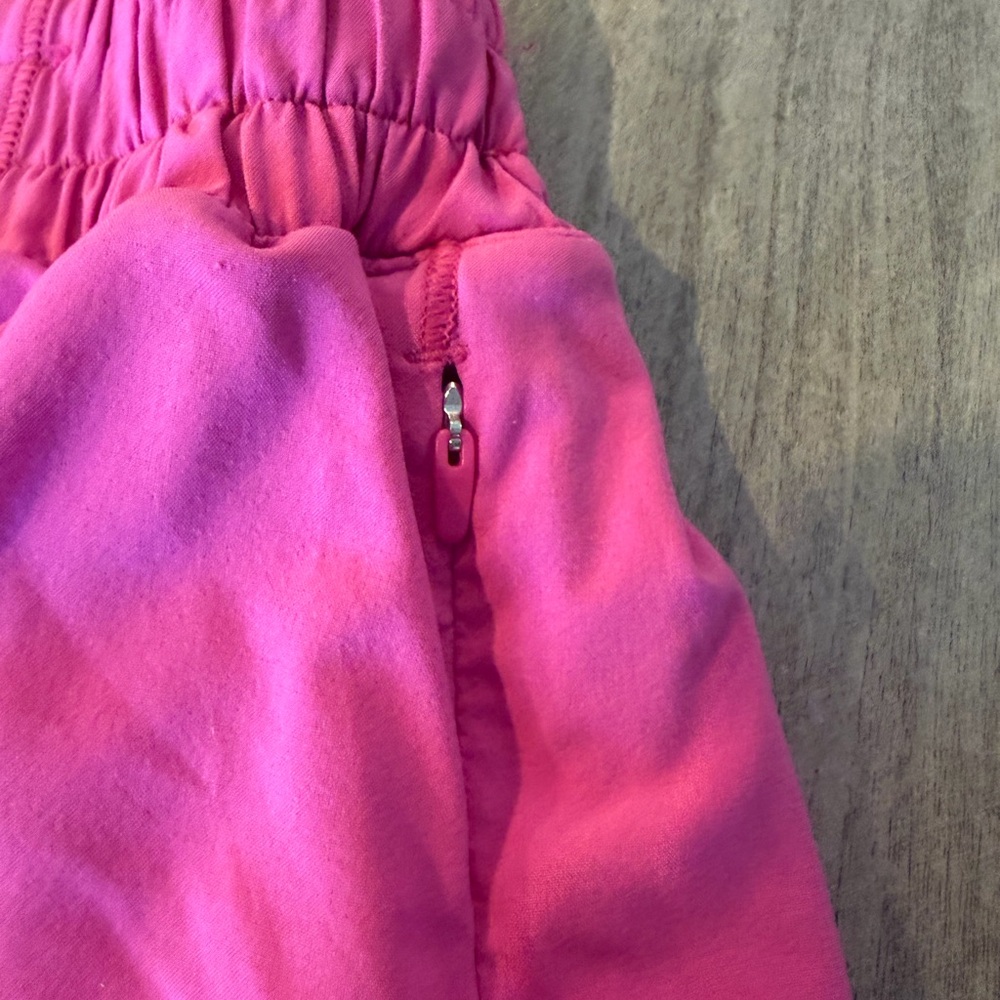 Lululemon Hotty Hot HighRise Lined  4” Short, size 4 - Picture 5 of 7